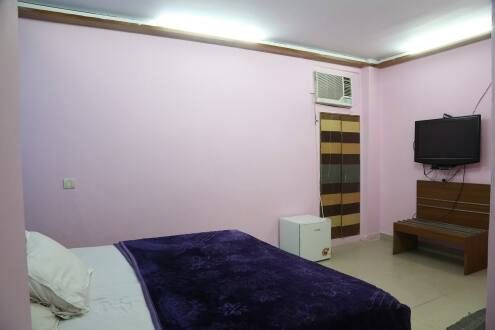Hotel Raunak, New Delhi 3